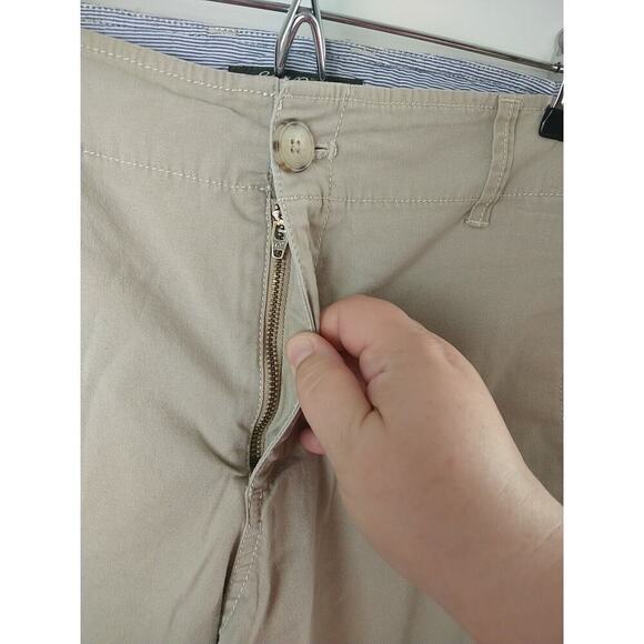 Eddie Bauer Vashon Fit Tan Wide Leg Pocket Zip Slit Capri Pant Size 40" Waist - Picture 6 of 12